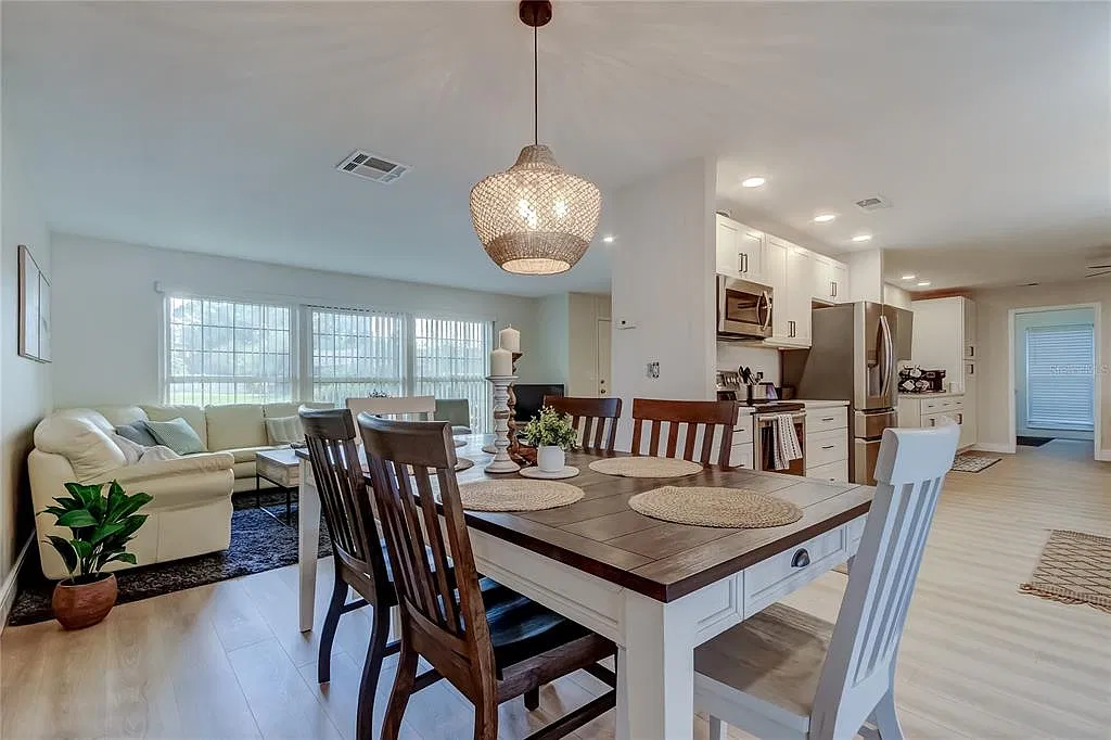 4 bed, 2.0 bath, 1878 sqft, $4,500 — Photo 4