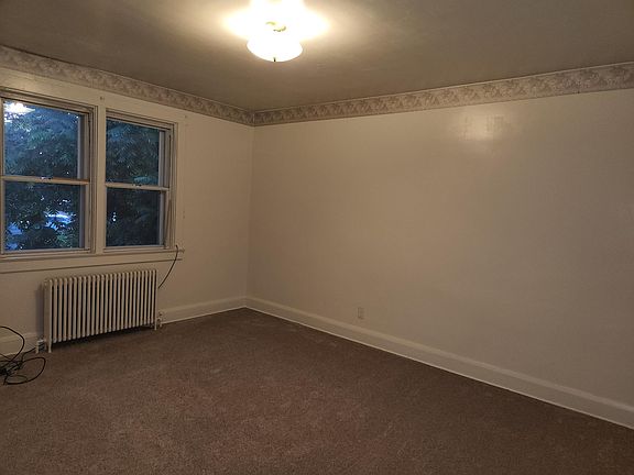 Large 14x14 Master Bedroom