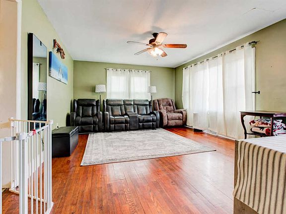 5th image of 26 White Ave