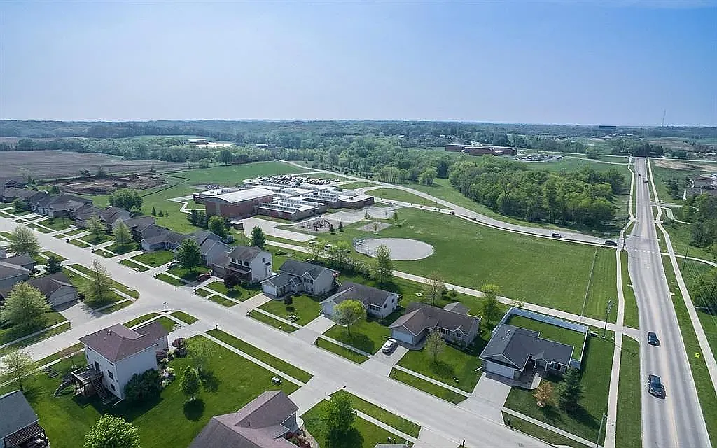 3 bed, 2.5 bath, 1747 sqft, $2,200 — Photo 4