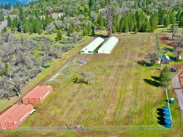 1679 Laurel Rd, Cave Junction, OR 97523