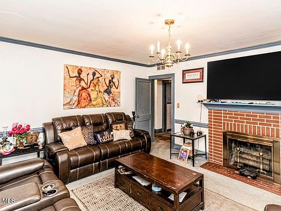 4th image of 1316 N Oakwood Drive