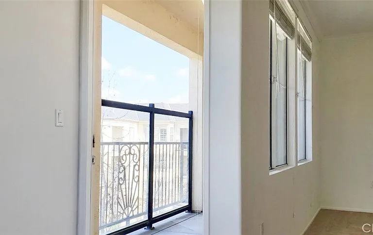 2441 Watermarke Pl — Photo 11