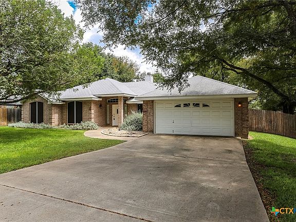 2nd image of 3004 Oakwood Dr