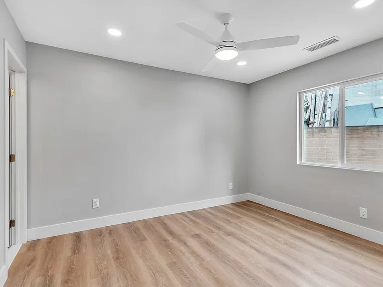 4520 1/2 Alice St — Photo 6