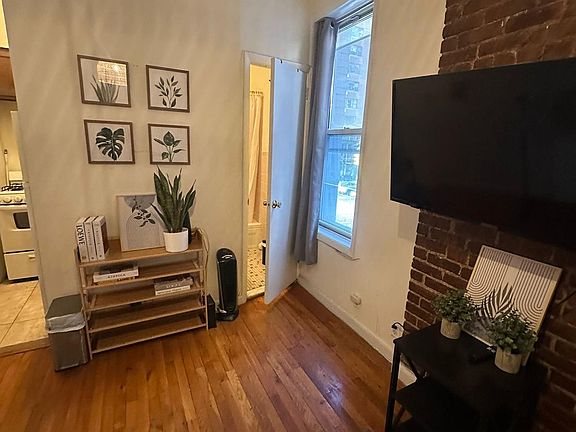 4th image of 1762 2nd Ave #2C