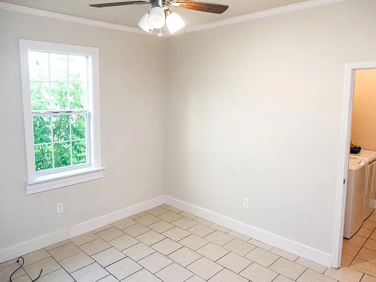 534 S Telemachus St — Photo 7