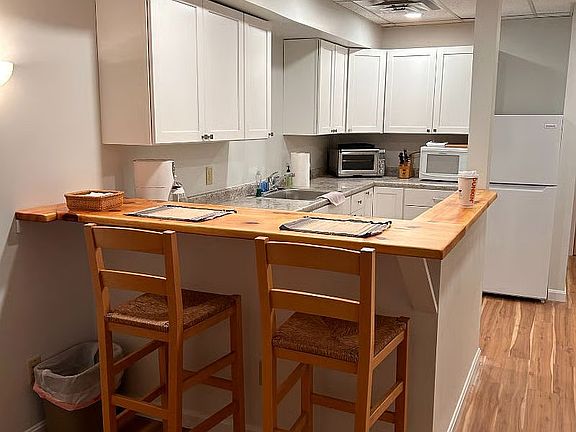 3rd image of 67 Lincoln St Unit 3