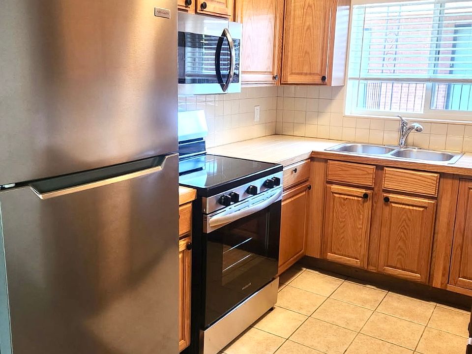 New stove and refrigerator