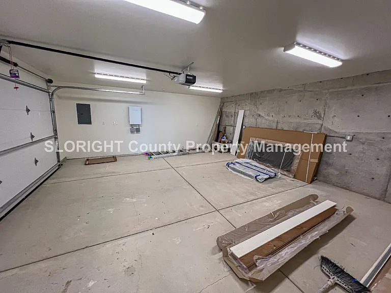 2670 Laurel Ave — Photo 32