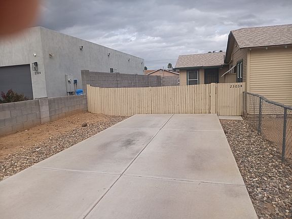 2nd image of 2303 N 27th Pl #B