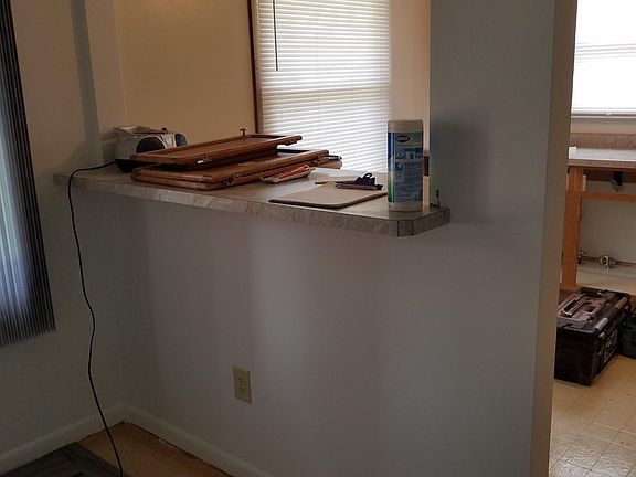 new breakfast bar, new countertop