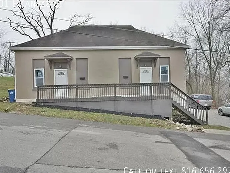 301 E Kansas St — Photo 35