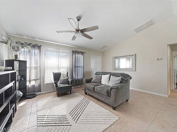 3rd image of 1720 SE 8th Ave