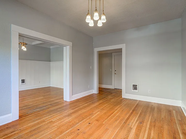 2110 NW Flanders St — Photo 25
