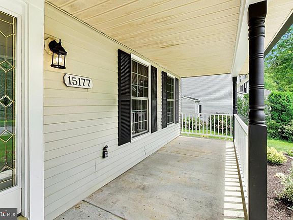 3rd image of 15177 Holleyside Dr