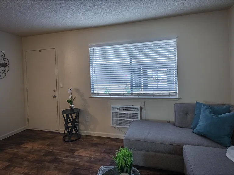 1210-1250 Kenny Dr — Photo 115