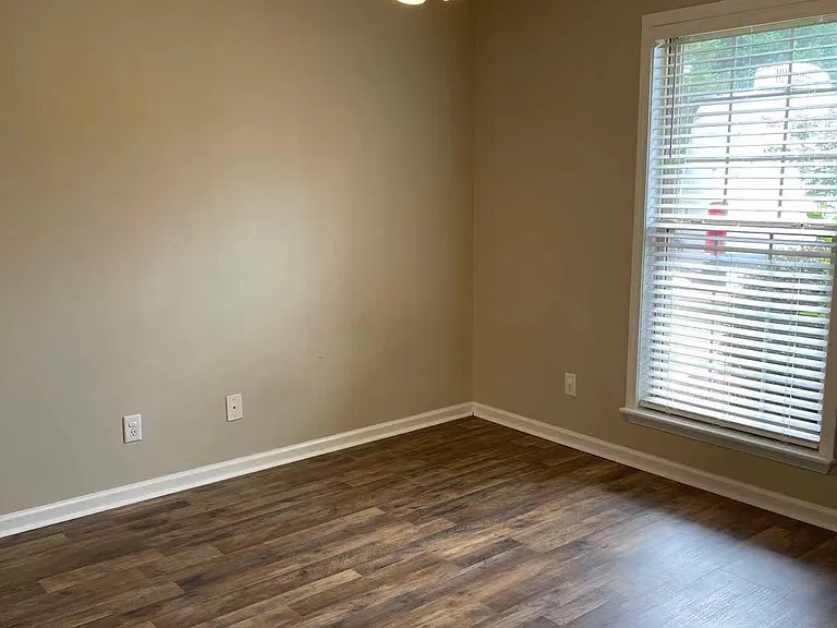 2072 Cribbs Mill Ln — Photo 9