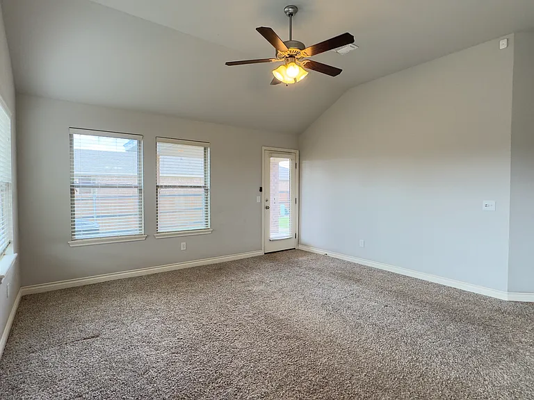 19112 Hecho Dr — Photo 17