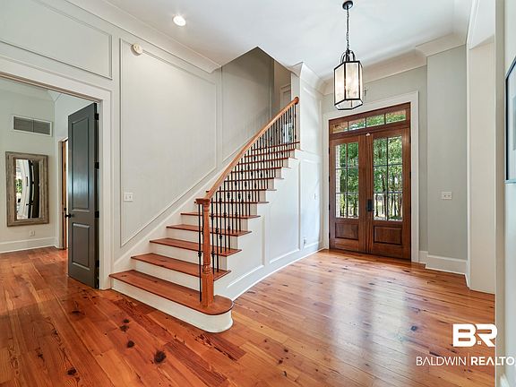 2nd image of 204 Shady Ln