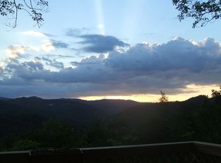 261 Rattlesnake Hollow Rd, Gatlinburg, TN 37738