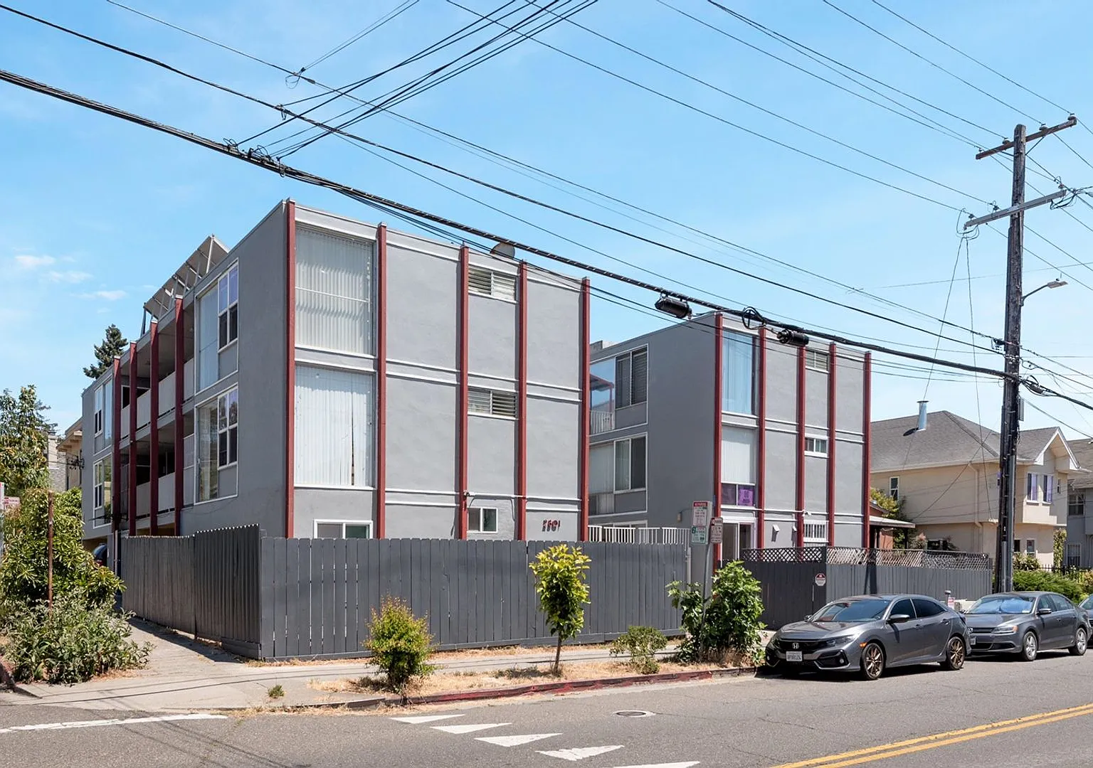 College Ave — Photo 1