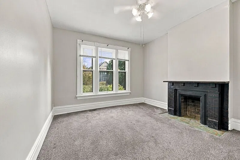 3 bed, 1.0 bath, 1204 sqft, $1,995 — Photo 4
