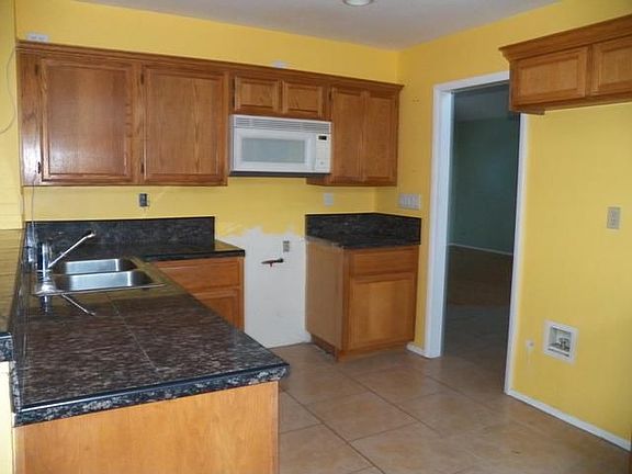 4th image of 1571 Evening Shade Cir
