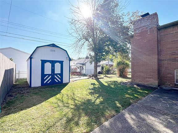 5th image of 4717 Willow Ave