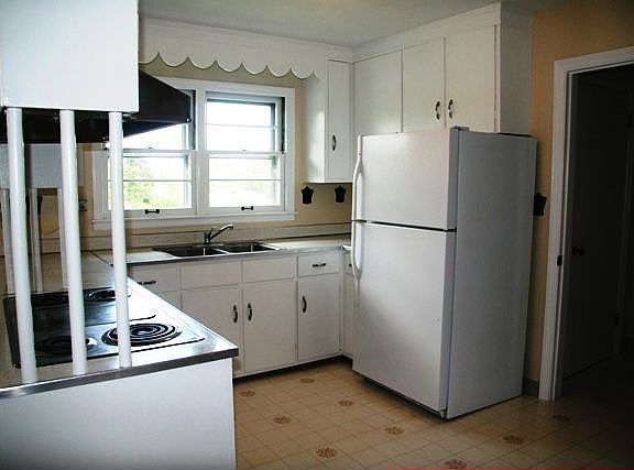 2nd image of 1409 Skyline Dr