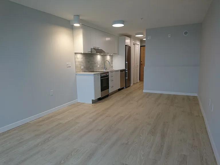 388 Skeena St — Photo 18
