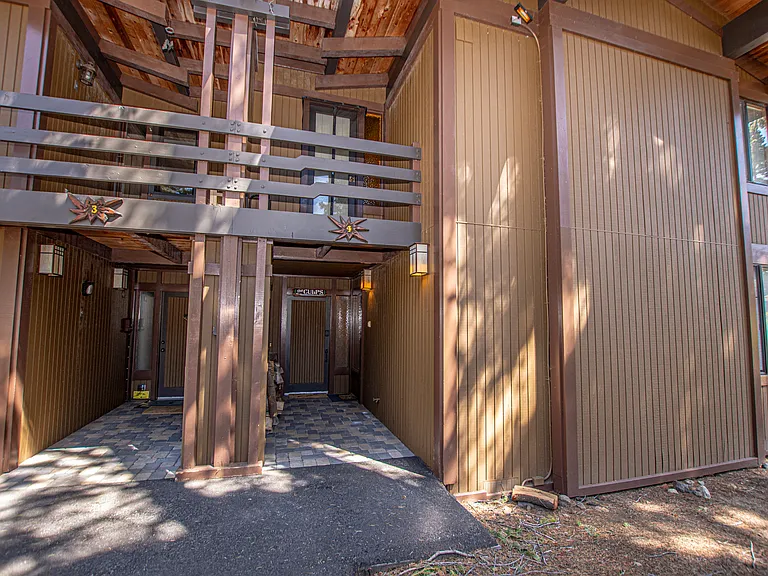 1877 N Lake Blvd #4 — Photo 13