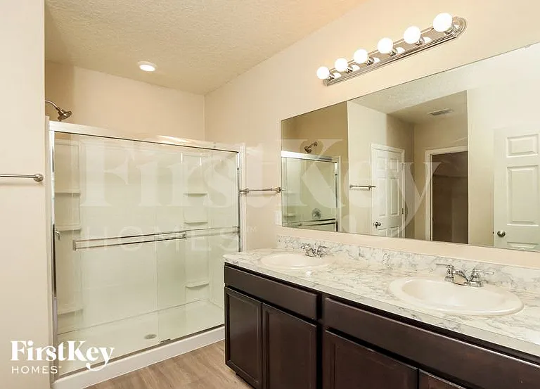 1125 Newton Cir — Photo 9