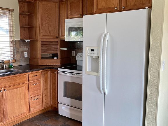 5th image of 909 E 57th St