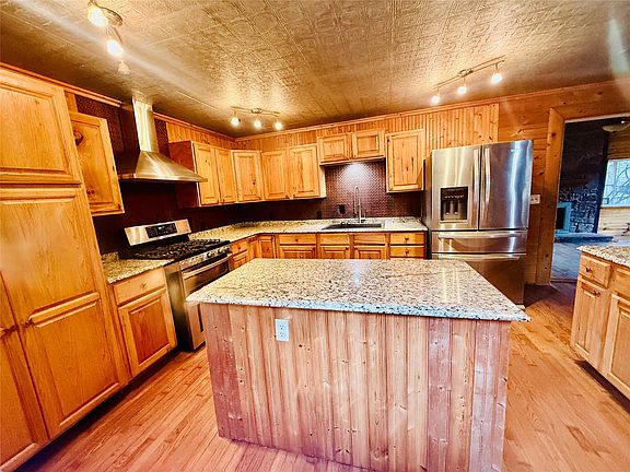 4th image of 440 Cedar Tree Dr