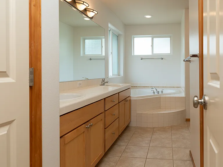 9448 S 196th Pl — Photo 21