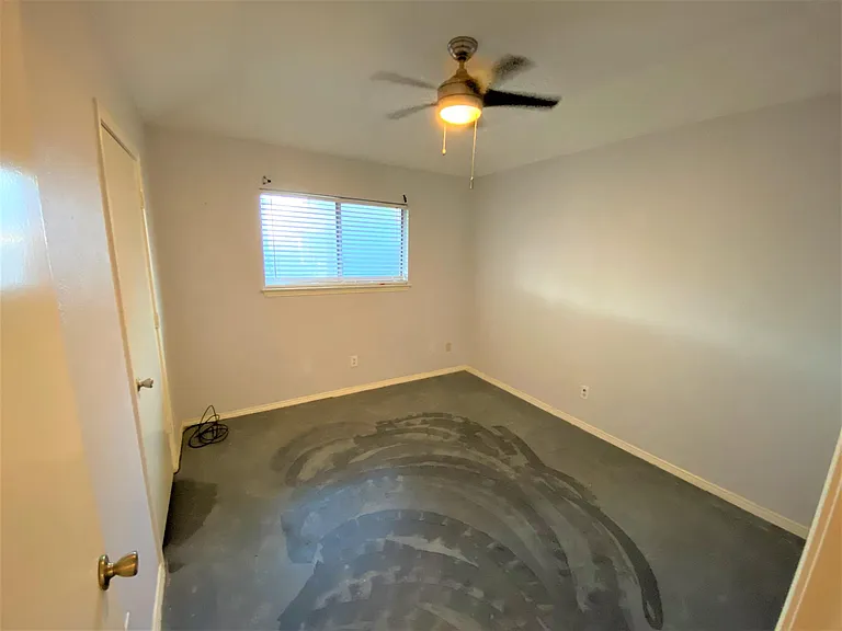 221 Hood St — Photo 37