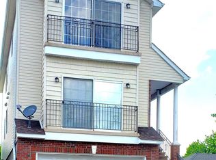 5 Rose Ct, Bayonne, NJ 07002