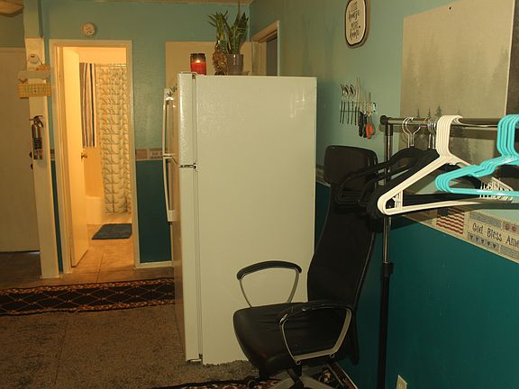 4th image of 840 King Richard Ave #40