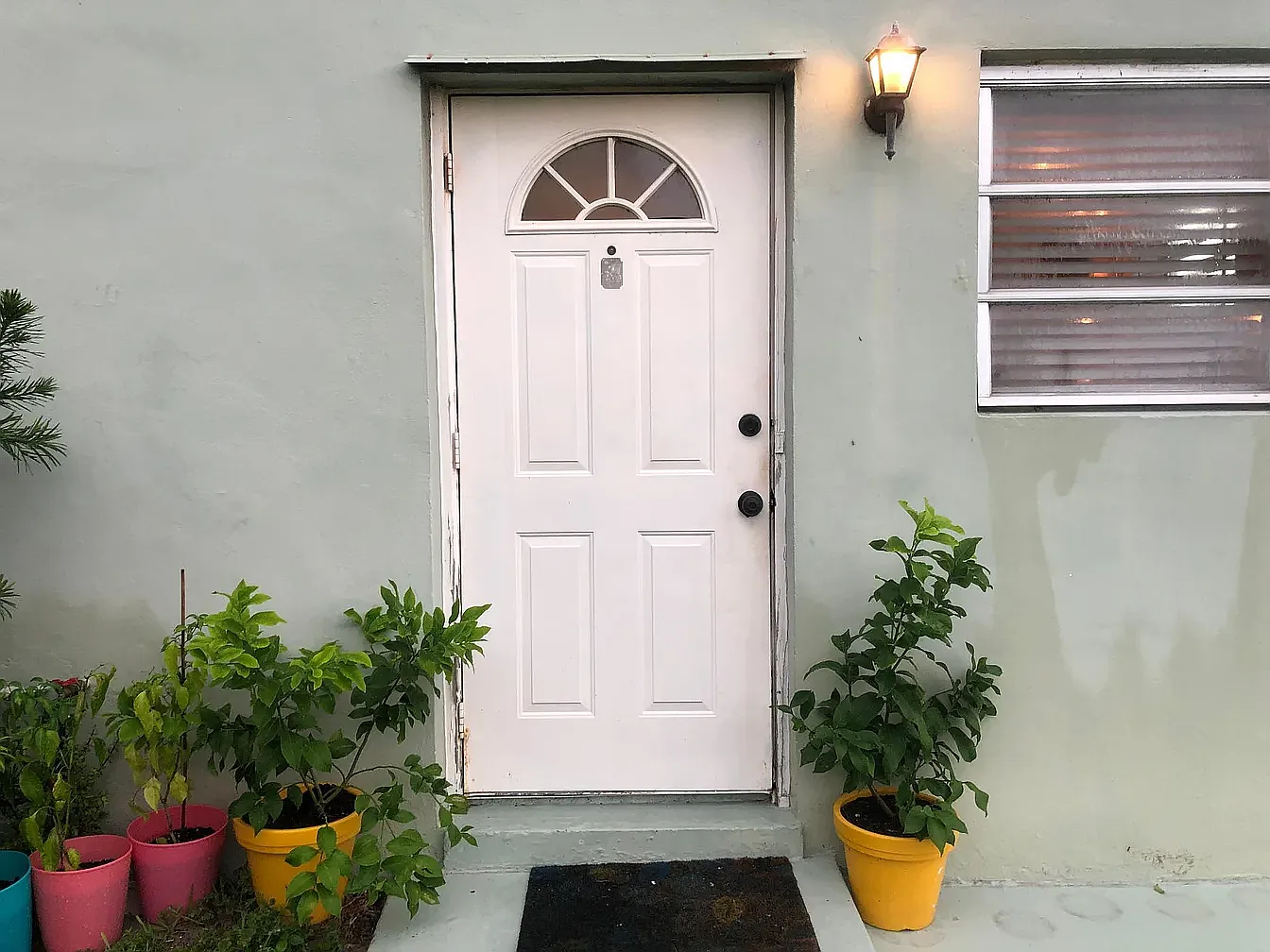 Studio, 150 sqft, $1,000 — Photo 1