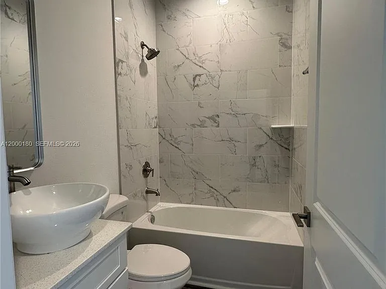 10047 Amicola St #0 — Photo 5