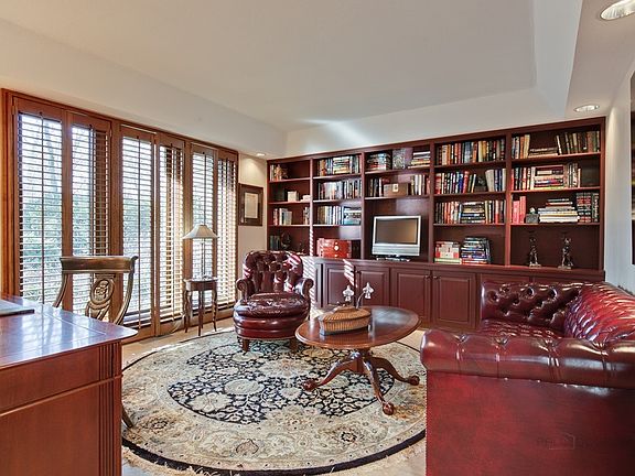 4th image of 28600 N Tanglewood Ct