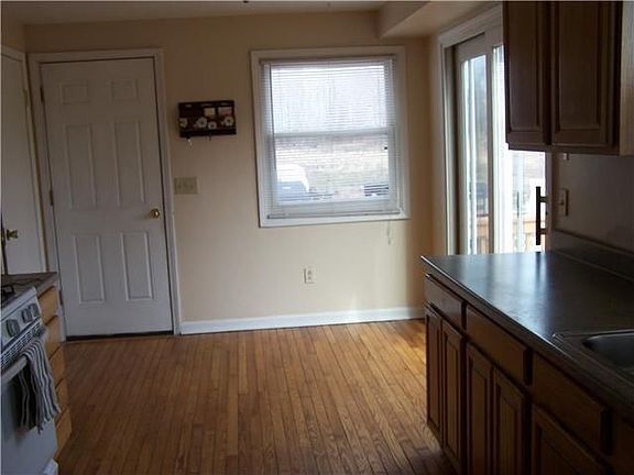 4th image of 500 Leona Ln