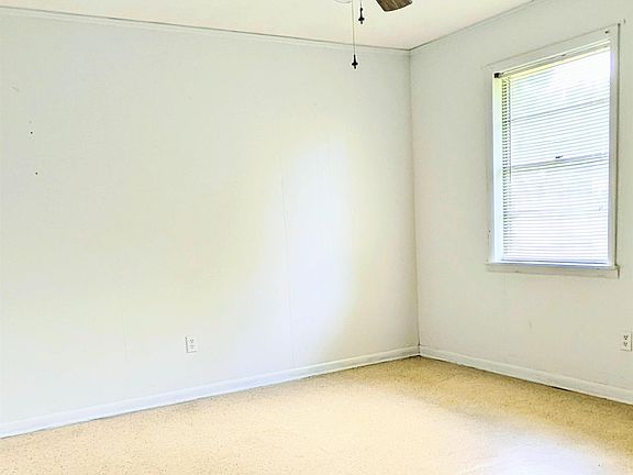 4th image of 807 Sampson Ave