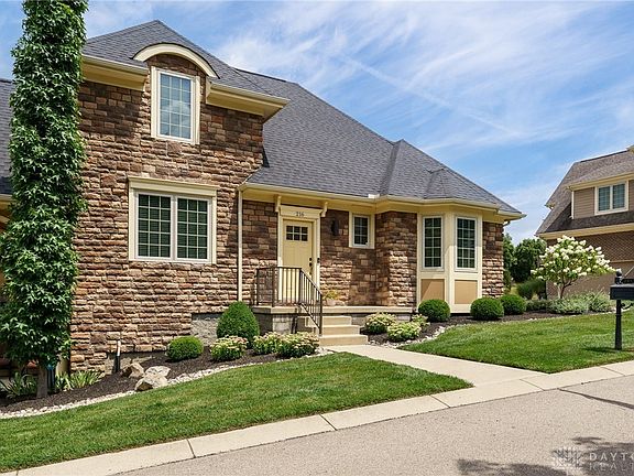 2nd image of 216 Pointe Oakwood Way