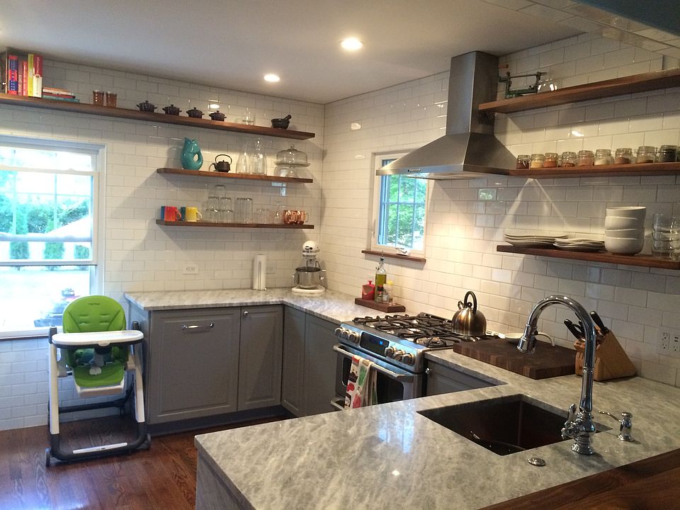 1st image of 951 W Oakridge St