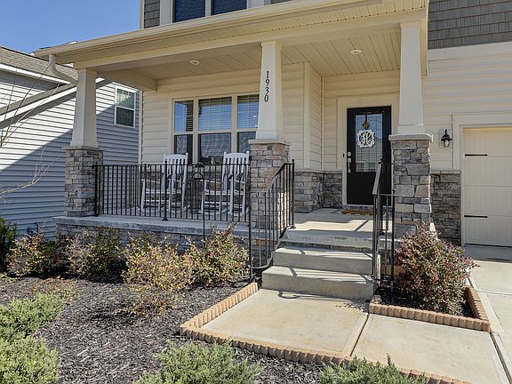3rd image of 1930 Sapphire Meadow Dr
