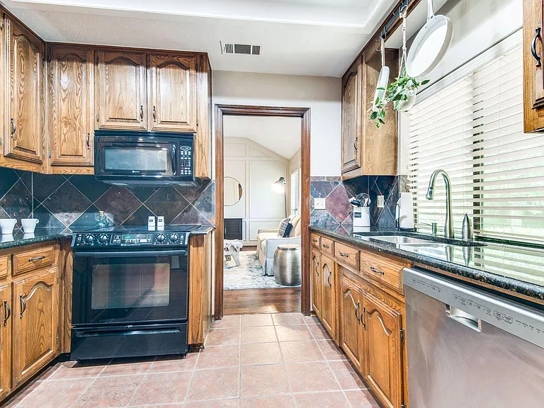 1624 Sutters Mill Dr — Photo 11
