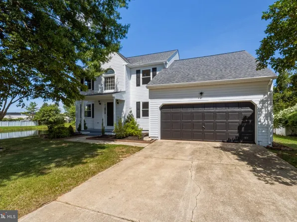 4 Wellspring Dr, Bear, DE 19701