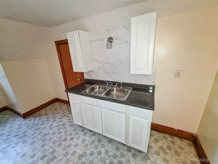 2305 Yancey Ave #B — Photo 7